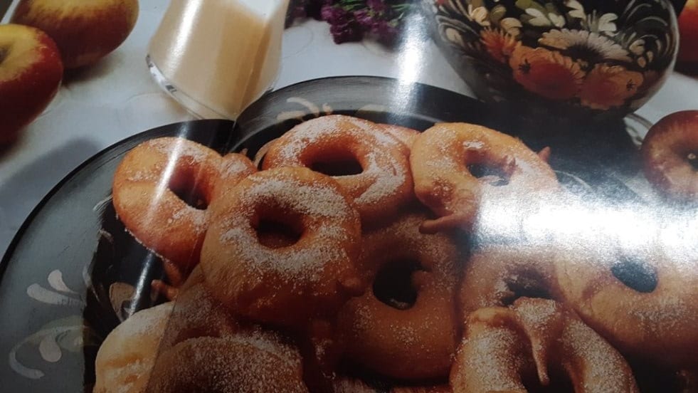 Apple in Beer-Batter – Apfelküchle mit Vanillesoße